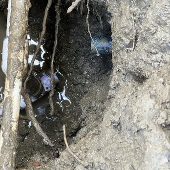 Beach House Plumbing - Broken pipe - Plumbing Near Me