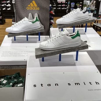 DICK'S Sporting Goods - Stan Smith retro mens tennis shoes from 1970s - Sports Wear Near Me - Sunnyvale, California