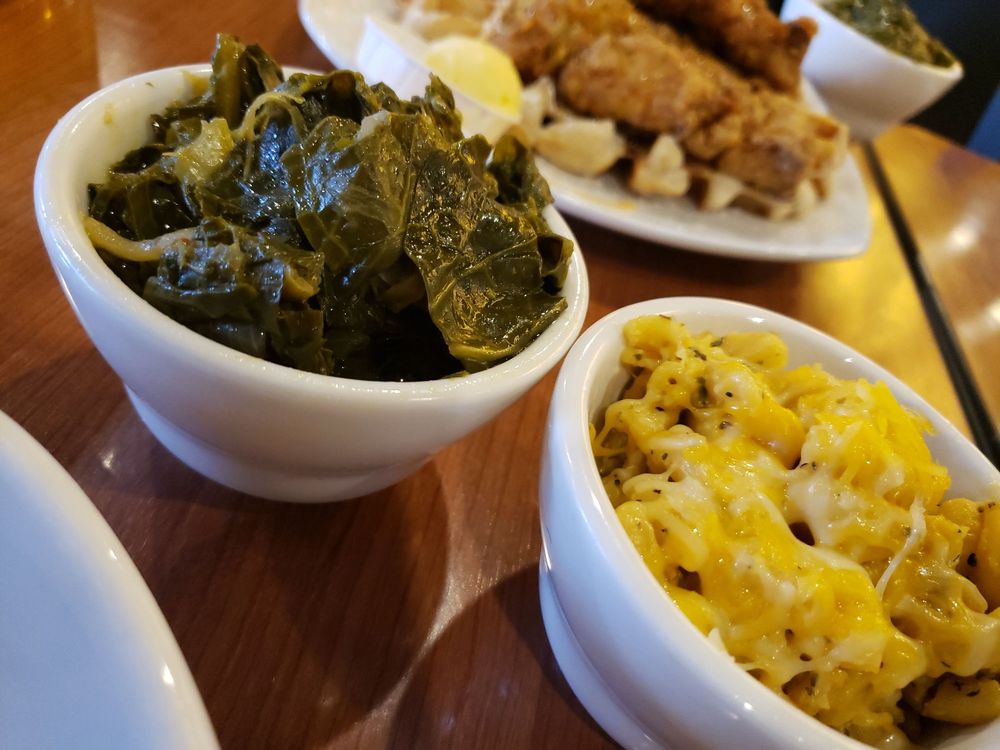 Dame's Chicken and Waffles