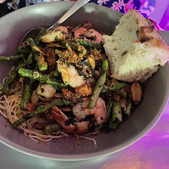 Seven Fish - Shrimp scampi with asparagus - Seafood Near Me - Key West, Florida Seven Fish - Shrimp scampi with asparagus - Seafood Near Me - Key West, Florida