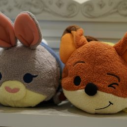 ディズニー ストア 原宿アルタ店 Toy Stores 神宮前1 16 2 渋谷区 東京都 Japan Phone Number Yelp