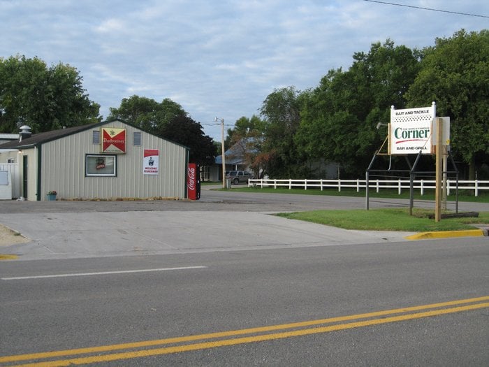 CORNER BAR & GRILL Updated September 2024 804 Oak St, Cawker City