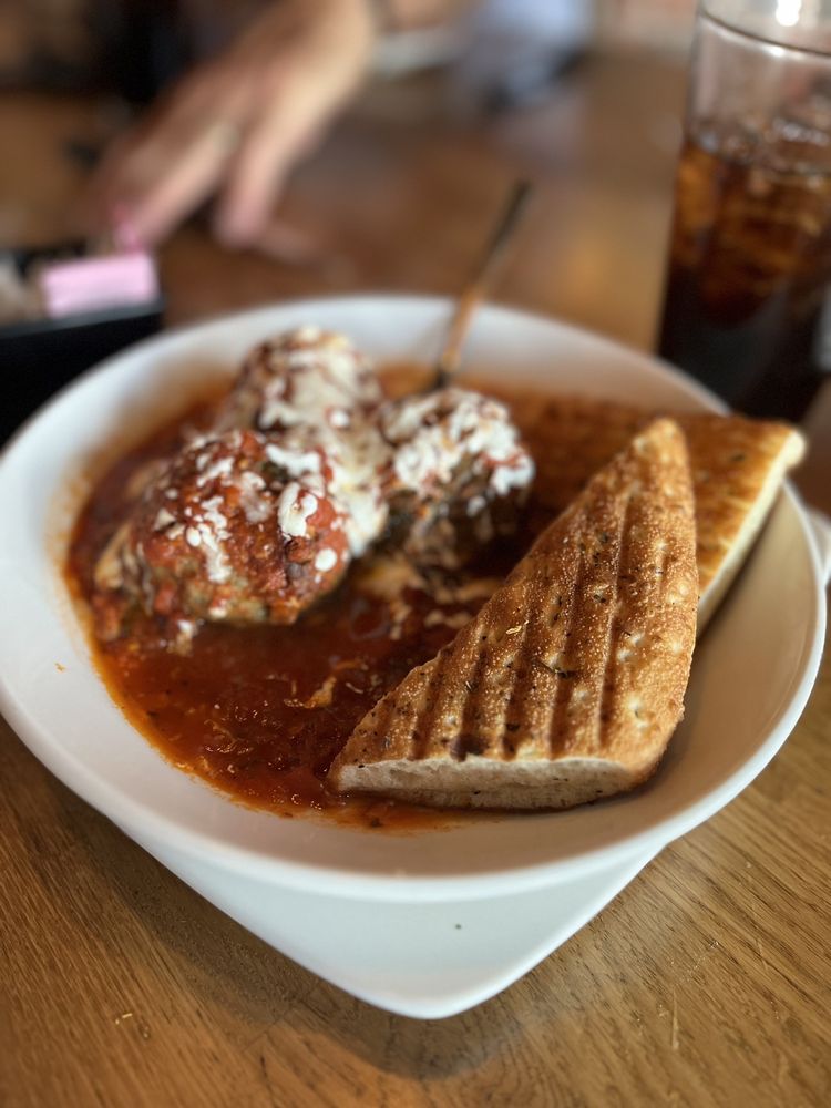 Olivella's Pizza and Wine - Fort Worth