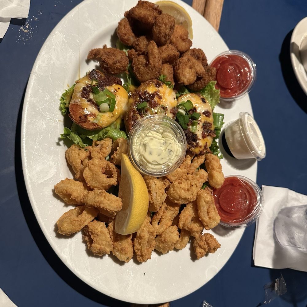 Boston Sail Loft - Appetizer Combo Platter - Bars Near Me - Boston, Massachusetts