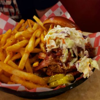 Flat Creek - Hog & Slaw - Barbeque Near Me - Republic, Missouri