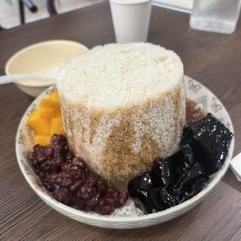 Class 302 Tea Cafe - Taiwanese Shaved Ice (oh good lord ) - Taiwanese Near Me - Irvine, California