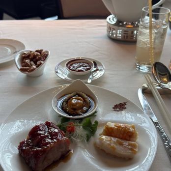 Tin Lung Heen - Cantonese Near Me - Kowloon, HK