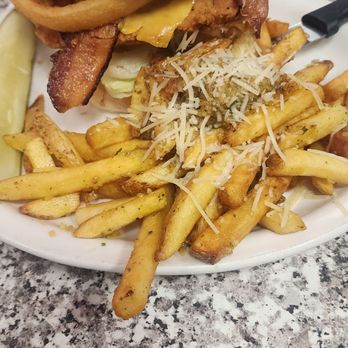 The Original Mels Diner - BBQ crispy chicken melburger with garlic fries - Diners Near Me - Roseville, California The Original Mels Diner - BBQ crispy chicken melburger with garlic fries - Diners Near Me - Roseville, California