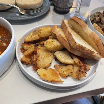Tipsy Egg - Home Fries with Sourdough and English muffin - Coffee & Tea Near Me - Chandler, Arizona