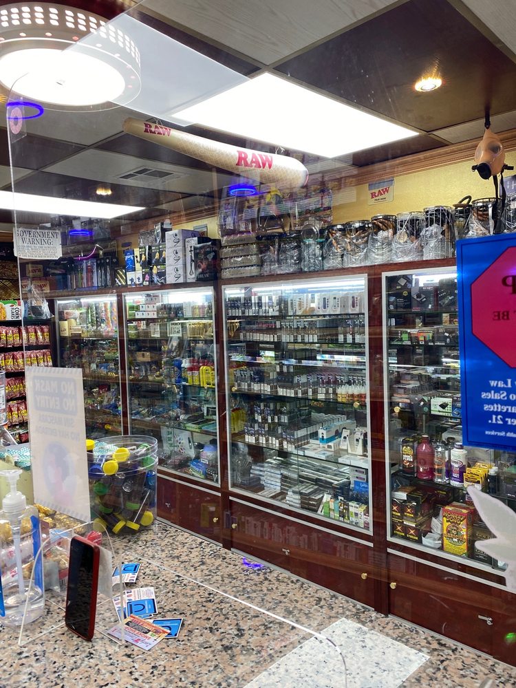 LUCKY 7 CONVENIENCE 1 Updated July 2024 42 Photos 3663 New York