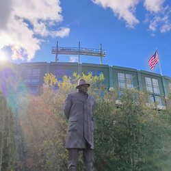 Vince Lombardi Statue