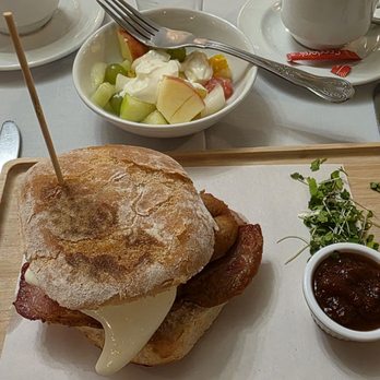 Dooley's Hotel - Local 'Walsh's Bakehouse' Blaa w/side of fruit topped w/yogurt - Hotels Near Me - Waterford, WD