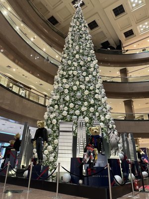 Ngee Ann City by null