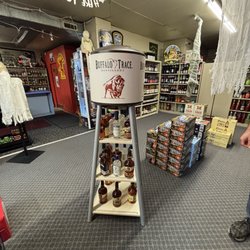 Red's Package Store
