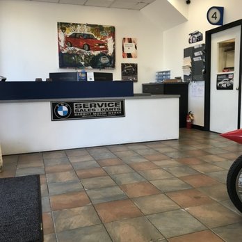 Babbitt Motor Werks - Service desk - Auto Repair Near Me - Scottsdale, Arizona Babbitt Motor Werks - Service desk - Auto Repair Near Me - Scottsdale, Arizona