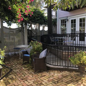 Port d'Hiver Bed and Breakfast - Courtyard - Bed & Breakfast Near Me - Melbourne Beach, Florida Port d'Hiver Bed and Breakfast - Courtyard - Bed & Breakfast Near Me - Melbourne Beach, Florida