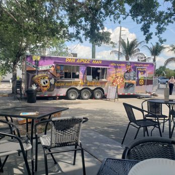 DAN APIZZ’ MAN New Haven Style  - The place - Food Trucks Near Me - Sarasota, Florida