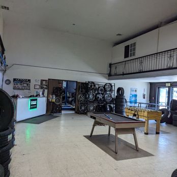 Castillo Tire - Inside 1 - Tires Near Me - Los Angeles, California
