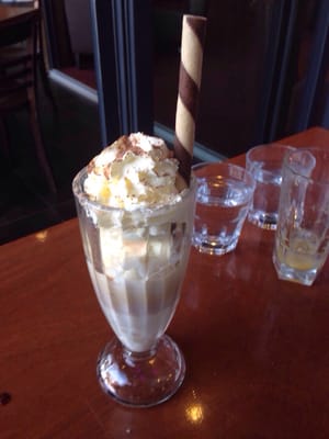 7 Bar & Restaurant by null