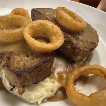 Peties Family Restaurant - Meatloaf - Comfort Food Near Me - Willowick, Ohio Peties Family Restaurant - Meatloaf - Comfort Food Near Me - Willowick, Ohio