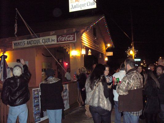 Manci's Antique Club by null