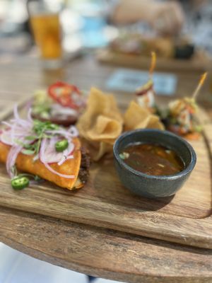 LV Mar Tapas & Cocktails by null