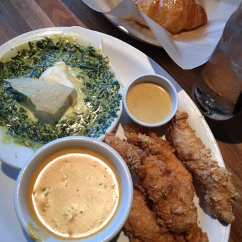 Cheddar's Scratch Kitchen - Chicken Tenders, Queso, and Spinach Artichoke Dip appetizer - American Near Me - Orlando, Florida