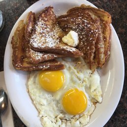 French Toast (3) and two eggs à-la-carte French Toast (3) and two eggs à-la-carte