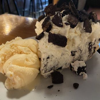 Pie Dive Bar - Cookie and Cream (Oreo pie) - Dive Bars Near Me - Snohomish, Washington