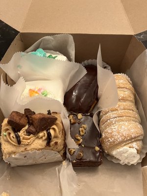 Moio's Italian Pastry Shop by null