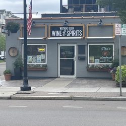 Watkins Glen Wine & Spirits