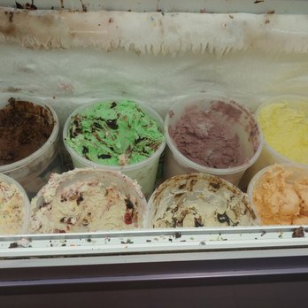 Snowflake Ice Cream Shoppe - No labels on the ice cream, but the staff is helpful and efficient - Ice Cream & Frozen Yogurt Near Me - Riverhead, New York Snowflake Ice Cream Shoppe - No labels on the ice cream, but the staff is helpful and efficient - Ice Cream & Frozen Yogurt Near Me - Riverhead, New York