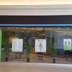 New Dragon Acupressure - Mall hallway