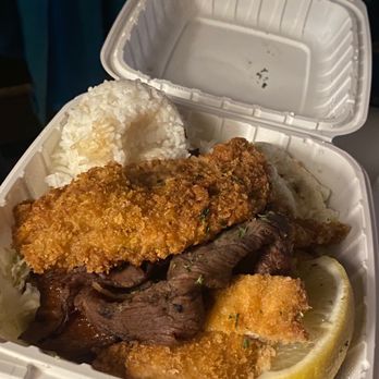 Da Kitchen Maui - Sumo Combo 4 - Hawaiian Near Me - Kihei, Hawaii Da Kitchen Maui - Sumo Combo 4 - Hawaiian Near Me - Kihei, Hawaii