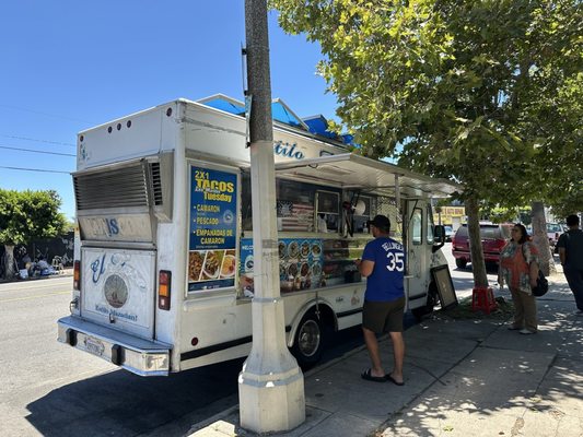 Mariscos El Faro by null