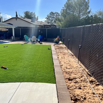 Oakes Landscape - Artificial Turf with retaining wall that's wide enough to use as planter - Landscaping Near Me - Hesperia, California Oakes Landscape - Artificial Turf with retaining wall that's wide enough to use as planter - Landscaping Near Me - Hesperia, California