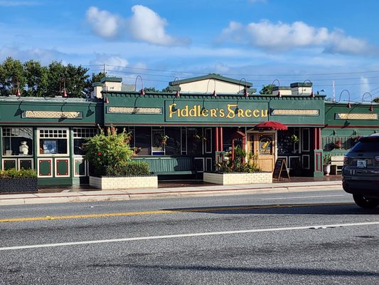 Fiddlers Green Irish Pub & Eatery by null
