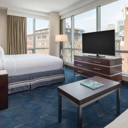 Embassy Suites by Hilton Seattle Downtown Pioneer Square - Guest room amenity