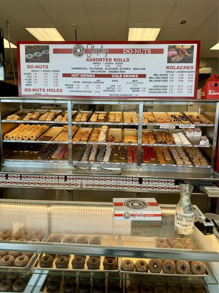 SHIPLEY DONUTS Updated August 2024 26 Photos & 18 Reviews 5625