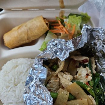 Thai Lotus - Chicken basil lunch special - Thai Near Me - Reno, Nevada