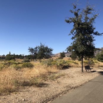 Meadowbrook Park - View walking trail - Parks Near Me - Tehachapi, California