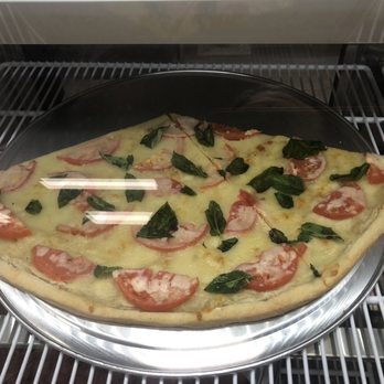 Fuoco E Farina Restaurante - The pizza is thin, crispy, and HUGE. - Italian Near Me - Hollywood, Florida Fuoco E Farina Restaurante - The pizza is thin, crispy, and HUGE. - Italian Near Me - Hollywood, Florida
