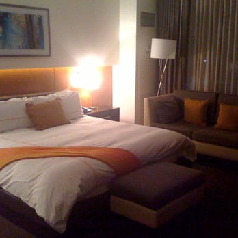 Hotel Arista - A grainy shot of my lovely room at Hotel Arista, March 2010. - Hotels Near Me - Naperville, Illinois