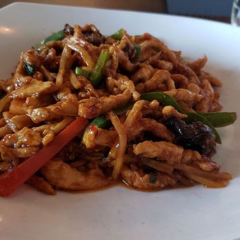 Dan Dan - Garlic chicken - Taiwanese Near Me - Wayne, Pennsylvania