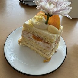 Cornbread & peach cake