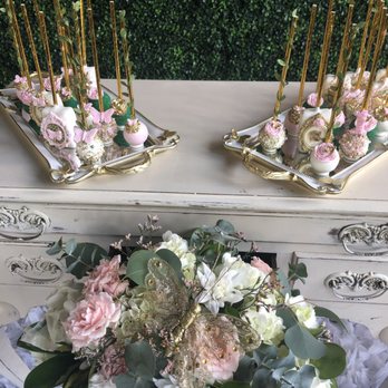 Lovely Blooms Decorations - Flowers at my granddaughter first birthday party - Florists Near Me - Middle Village, New York Lovely Blooms Decorations - Flowers at my granddaughter first birthday party - Florists Near Me - Middle Village, New York