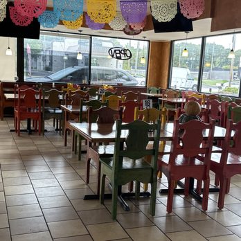 Manjares De Mexico - Main dining area - Mexican Near Me - Roseland, Indiana