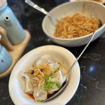 Seven Grams - Wonton With Chili Sauce 6pcs & Noodle with Scallion Oil Sauce - Chinese Near Me - Tustin, California