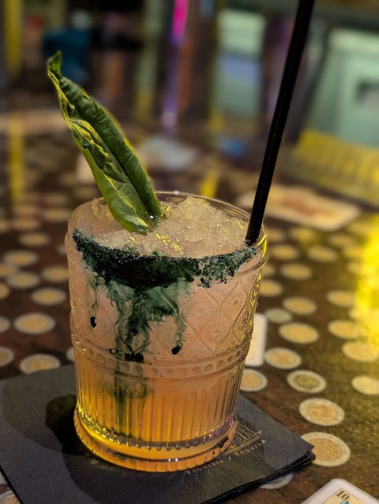 Màs Por Favor Taqueria y Tequila