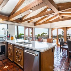 Newport Beach Vacation Properties - 2700 Ocean Blvd. - A vacationer's dream house.